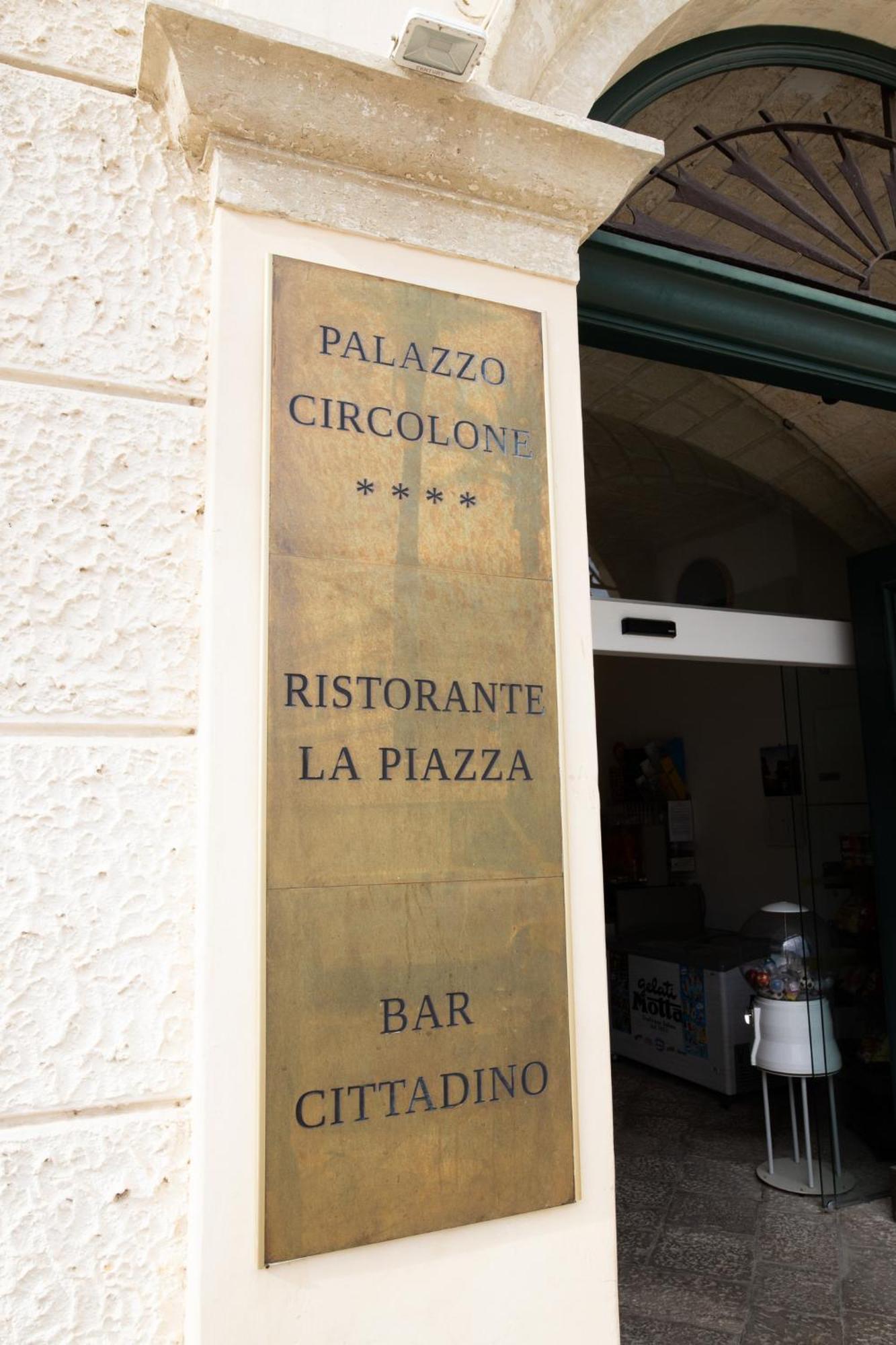 Hotel Palazzo Circolone Poggiardo Exterior foto